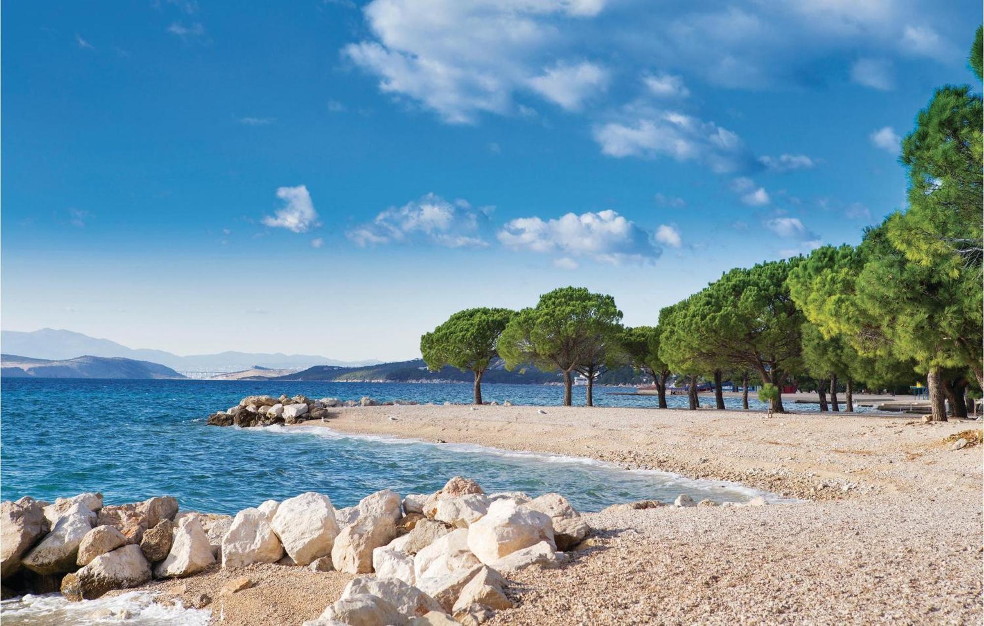 1 Bedroom Cozy Apartment In Crikvenica Exterior photo