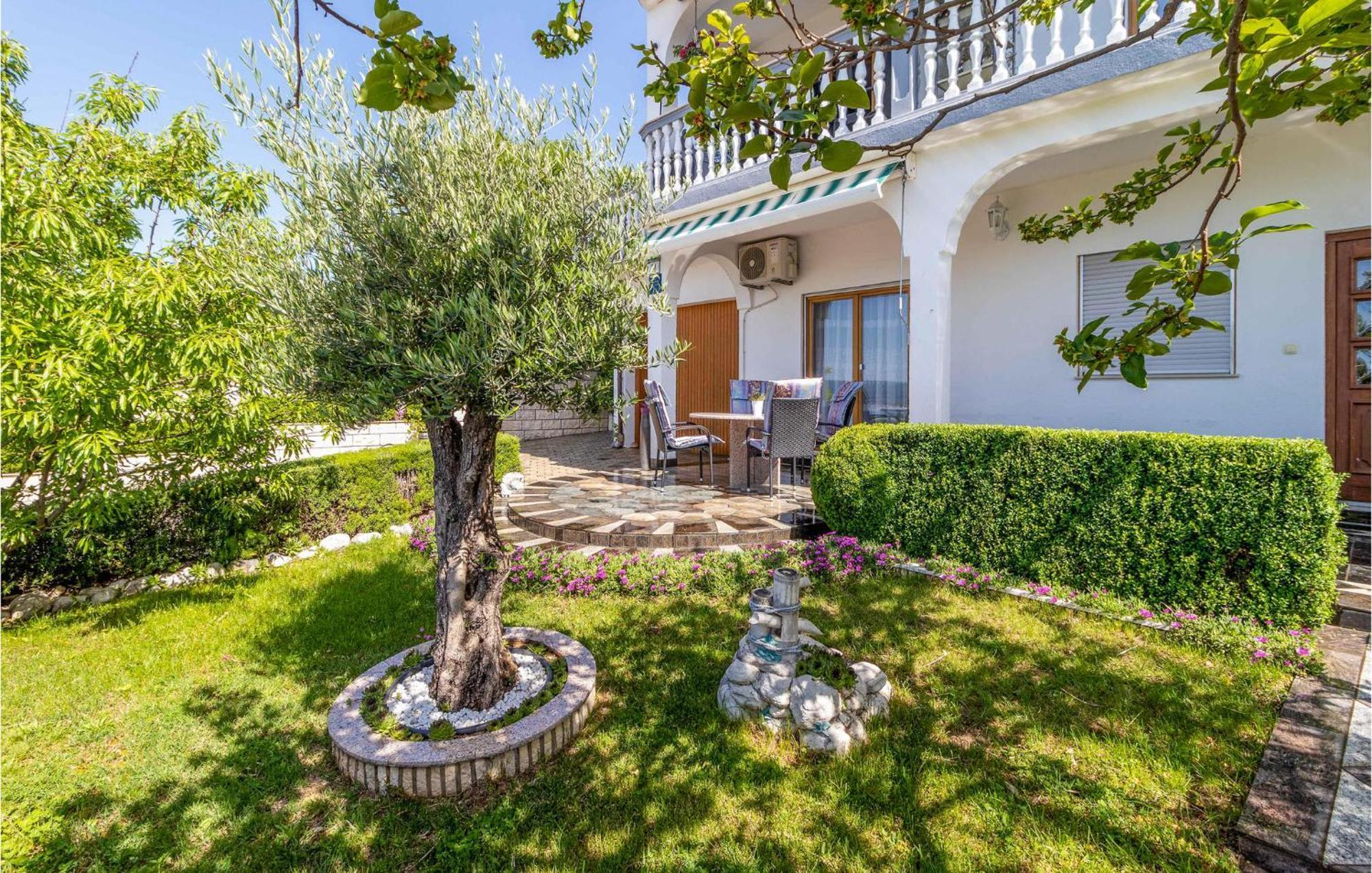 1 Bedroom Cozy Apartment In Crikvenica Exterior photo